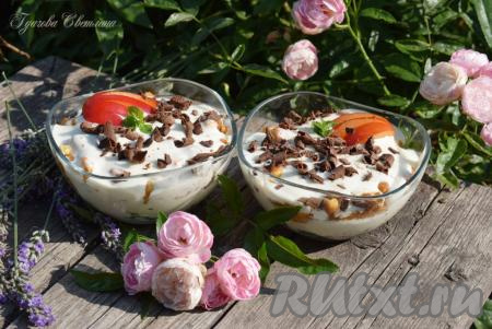 Десерт из творожного сыра и печенья