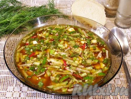 Окрошка с куриной грудкой на квасе