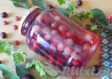 Компот из крыжовника и вишни на зиму 
