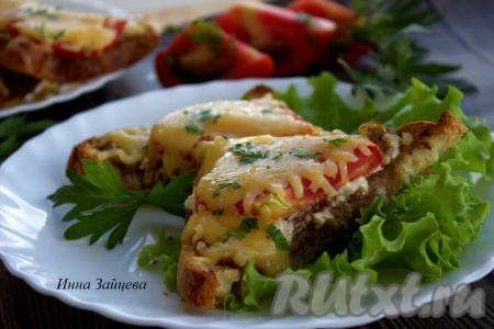 Горячие бутерброды с фаршем и сыром в духовке