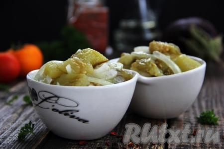 Салат из баклажанов с луком и уксусом