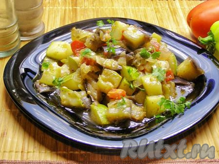 Рагу из кабачков и баклажанов на сковороде