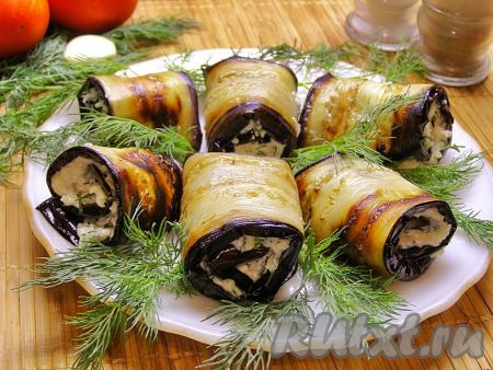 Рулетики из жареных баклажанов с сыром и чесноком