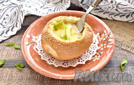 Яичница в булочке в духовке