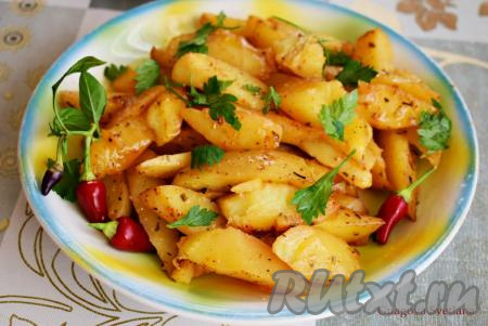 Картошка, запечённая дольками в рукаве в духовке