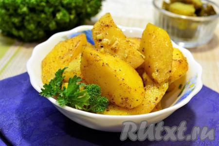 Картошка, запечённая дольками в микроволновке
