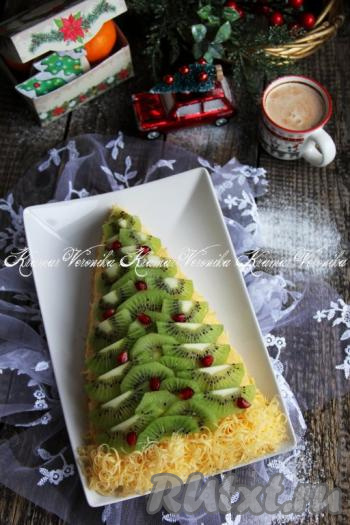 Салат "Ёлочка" с киви и курицей