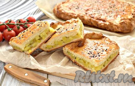 Пирог с картошкой из слоёного теста