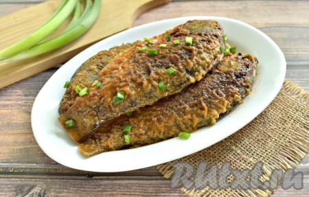 Караси, тушёные  в томатном соусе, получаются очень вкусными, мягкими и сочными, угощайтесь!