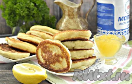 Пышные оладьи на молоке и сухих дрожжах