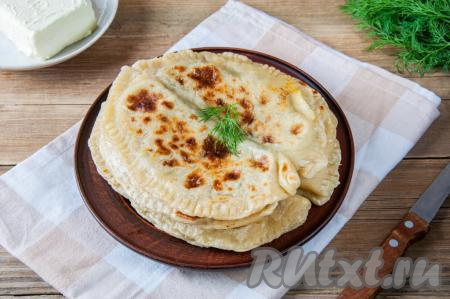 Кутабы с брынзой и зеленью
