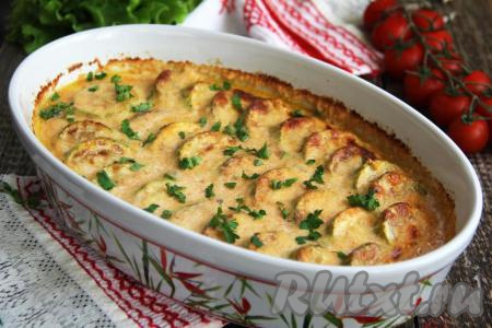 Кабачки в сметане с сыром и чесноком в духовке