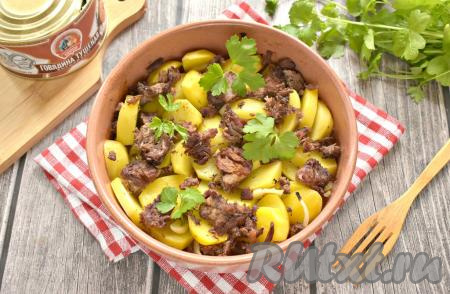 Картошка с тушёнкой в духовке