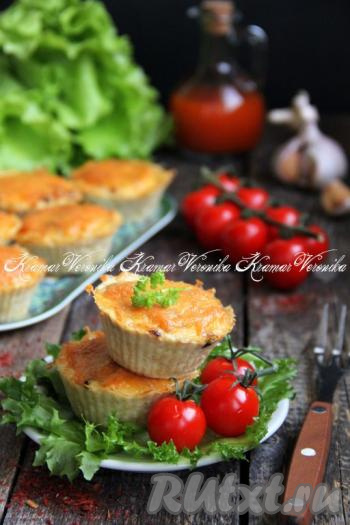 Мясные корзиночки с грибами и сыром в духовке