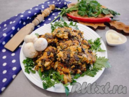 Рубленные куриные котлеты с грибами