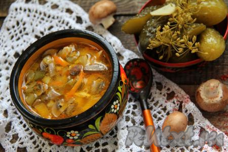Рассольник с грибами и огурцами