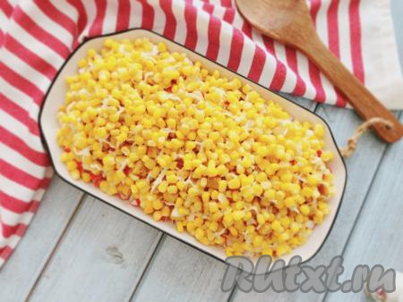 Салат с крабовыми палочками и плавленными сырками