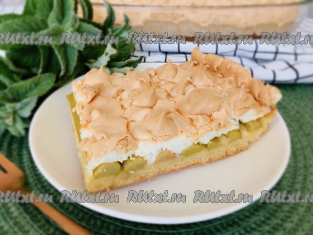 Песочный пирог с ревенем и сливочным сыром