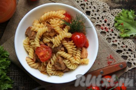 Макароны со свининой на сковороде