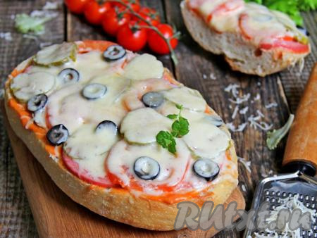 Пицца на батоне в микроволновке