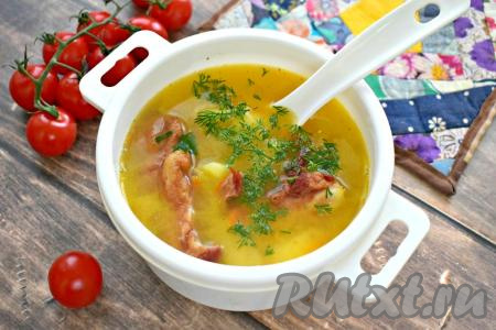 Гороховый суп с копчёными свиными рёбрышками