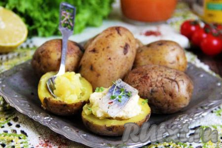 Картошка, запечённая в фольге в мультиварке