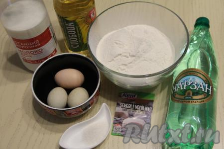 Подготовить продукты для приготовления блинов на минералке и молоке.