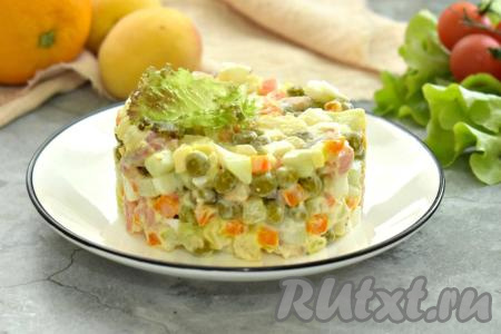 "Оливье" с красной рыбой и свежим огурцом