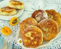 Пирожки с абрикосами на кефире на сковороде