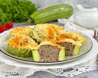 Фаршированные кабачки с фаршем, запечённые в аэрогриле