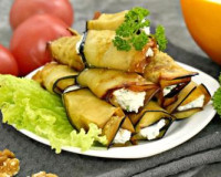 Рулетики из баклажанов с творогом и грецкими орехами
