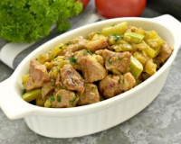 Свинина с кабачками и баклажанами на сковороде