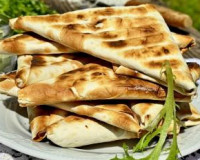 Треугольники из лаваша с сыром на мангале