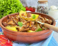 Лисички с картошкой в сметане в духовке