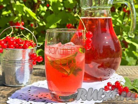Компот из красной смородины в кастрюле (не на зиму)