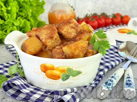 Свинина с картошкой в казане на костре
