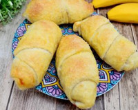 Булочки с бананом из слоёного теста