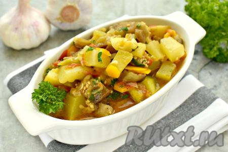 Овощное рагу с кабачками и баклажанами в мультиварке 