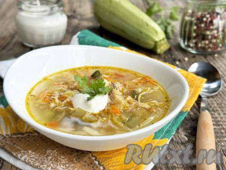 Щи с кабачками и капустой