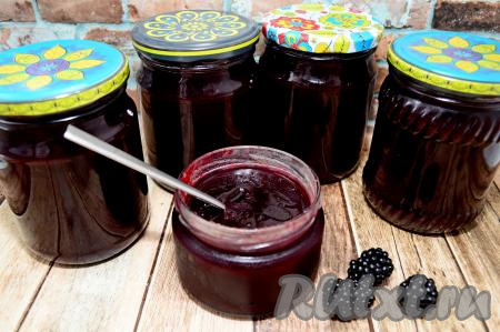 Варенье из ежевики без косточек получается густым, однородным, вкусным, с приятным ароматом, по консистенции оно напоминает нежнейшее ягодное желе. Готовьте на зиму обязательно!
