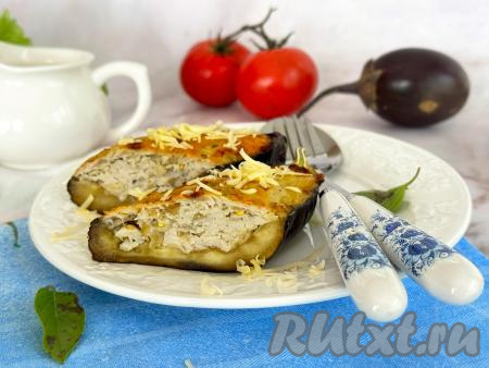 А вот как блюдо выглядит в разрезе, нежный и сочный баклажан отлично сочетается с мясной начинкой.