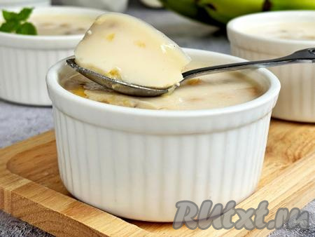 Десерт из ряженки и банана с желатином