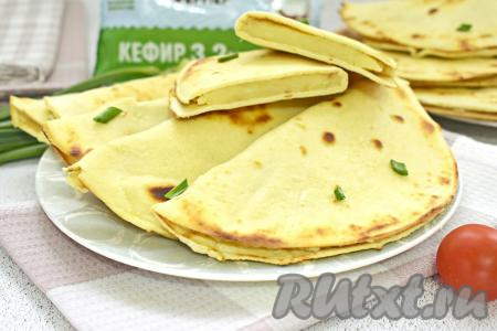 Аппетитные, сытные, вкусные кыстыбыи с картошкой, приготовленные из теста на кефире, к столу подаём горячими.