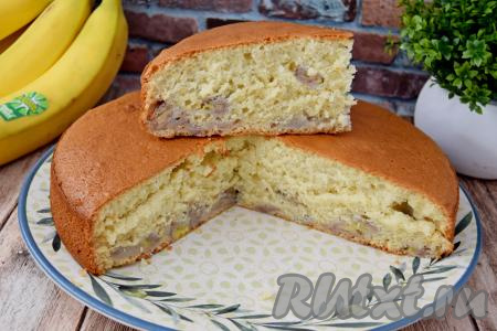 Шарлотка с бананами на кефире