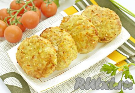 Аппетитные, вкусные, нежные ленивые голубцы с капустой достаём из чаши аэрогриля и подаём к столу в горячем виде, дополнив гарниром и любимым соусом.