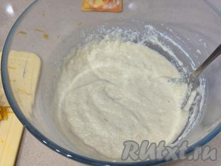 Вот так набухла по прошествии 30 минут у меня манка в кефире. 