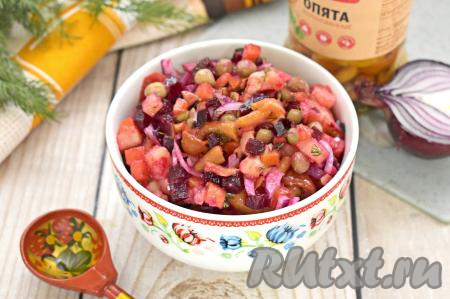 Винегрет с маринованными опятами