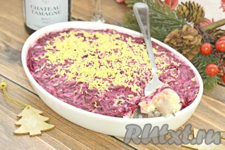 Нежный салат "Селёдка под шубой" подаём к столу. Благодаря тому, что блюдо готовится без картошки, салат выходит более лёгким, но при этом не менее вкусным и насыщенным. 