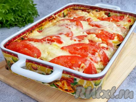 Готовое блюдо достать из духовки, снять фольгу и можно подавать к столу.