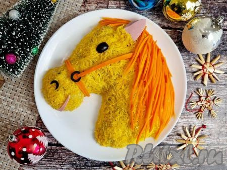 Салат "Оливье" в виде лошади